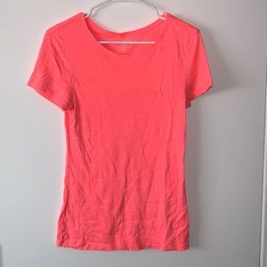 Pink fitted yet comfy short sleeved top!